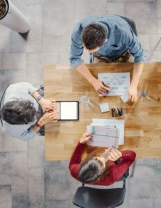 Ügynökség, szabadúszó, vagy belső marketinges: melyikkel jársz jobban? WEBBRANDING